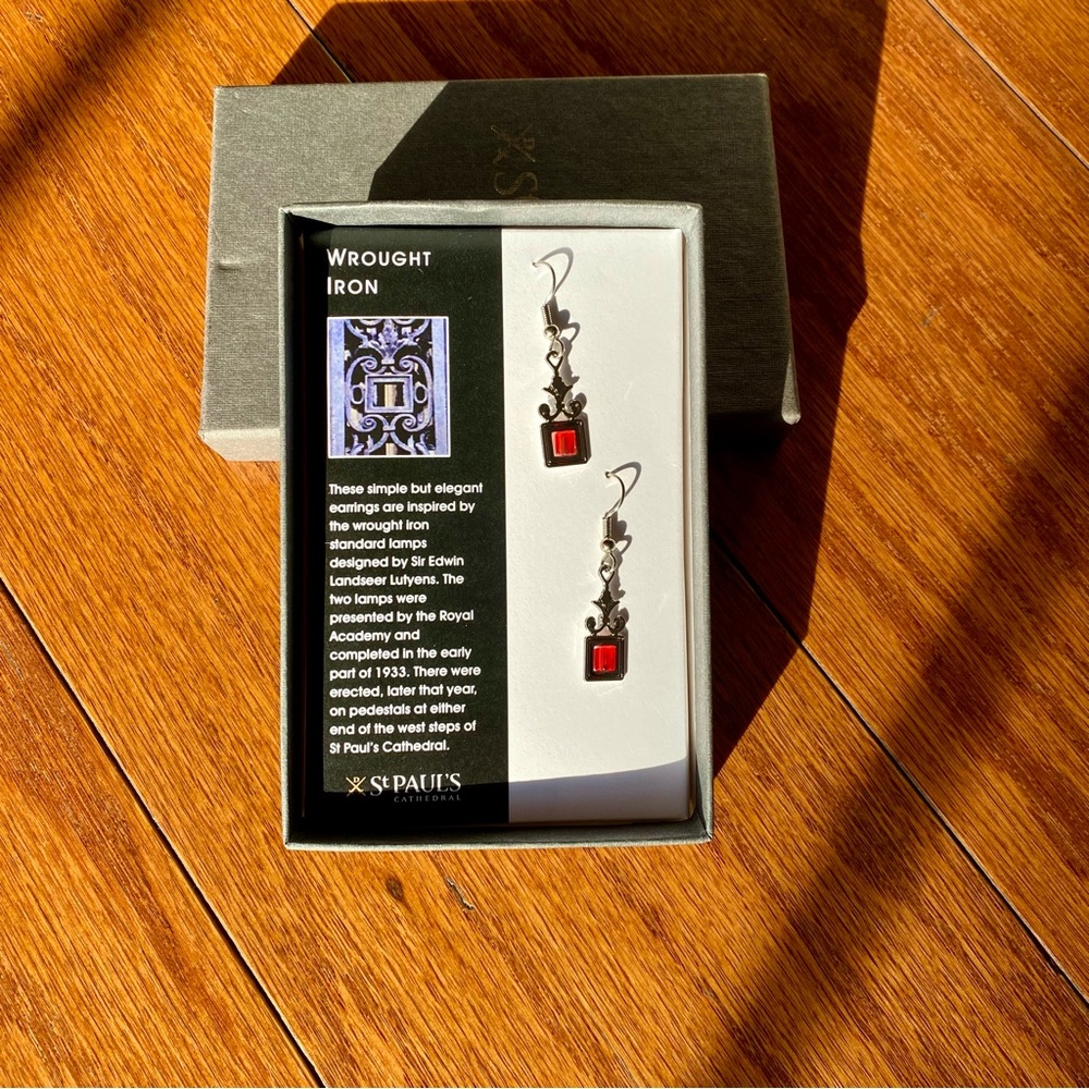 St. Paul's Cathedral-inspired Earrings with Red Gem NIB